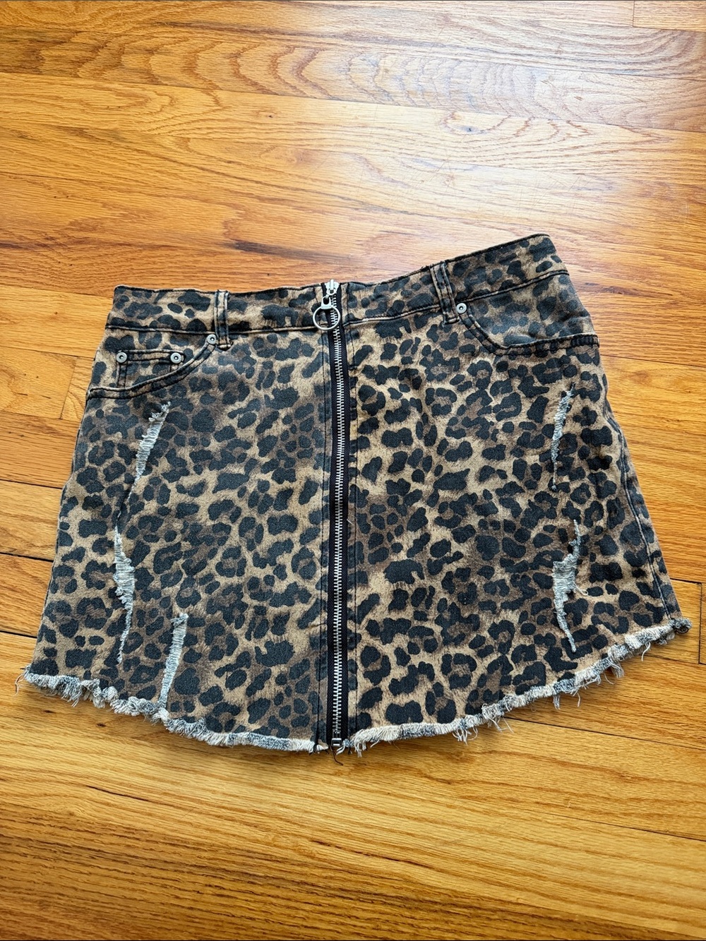 Dance & Marvel Leopard stretchy distressed Jean mini Skirt Size L / waist 30